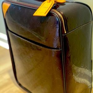 Louis Vuitton Pegase Amarante Monogram Vernis 45 Luggage Rolling Carry On
